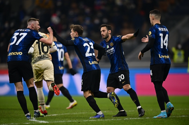 技不如人！T1以3比0击败BLG晋级胜决！韩国队提前锁定决赛名额