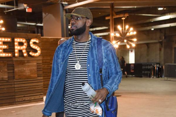 钟意成为AG皇朝陨落的第一人？DRG卡位赛失利，梦岚笑嘻嘻，eStar六连败！