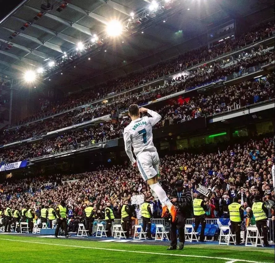 意甲-莱奥制胜球 米兰1-0客胜卡利亚里暂登顶