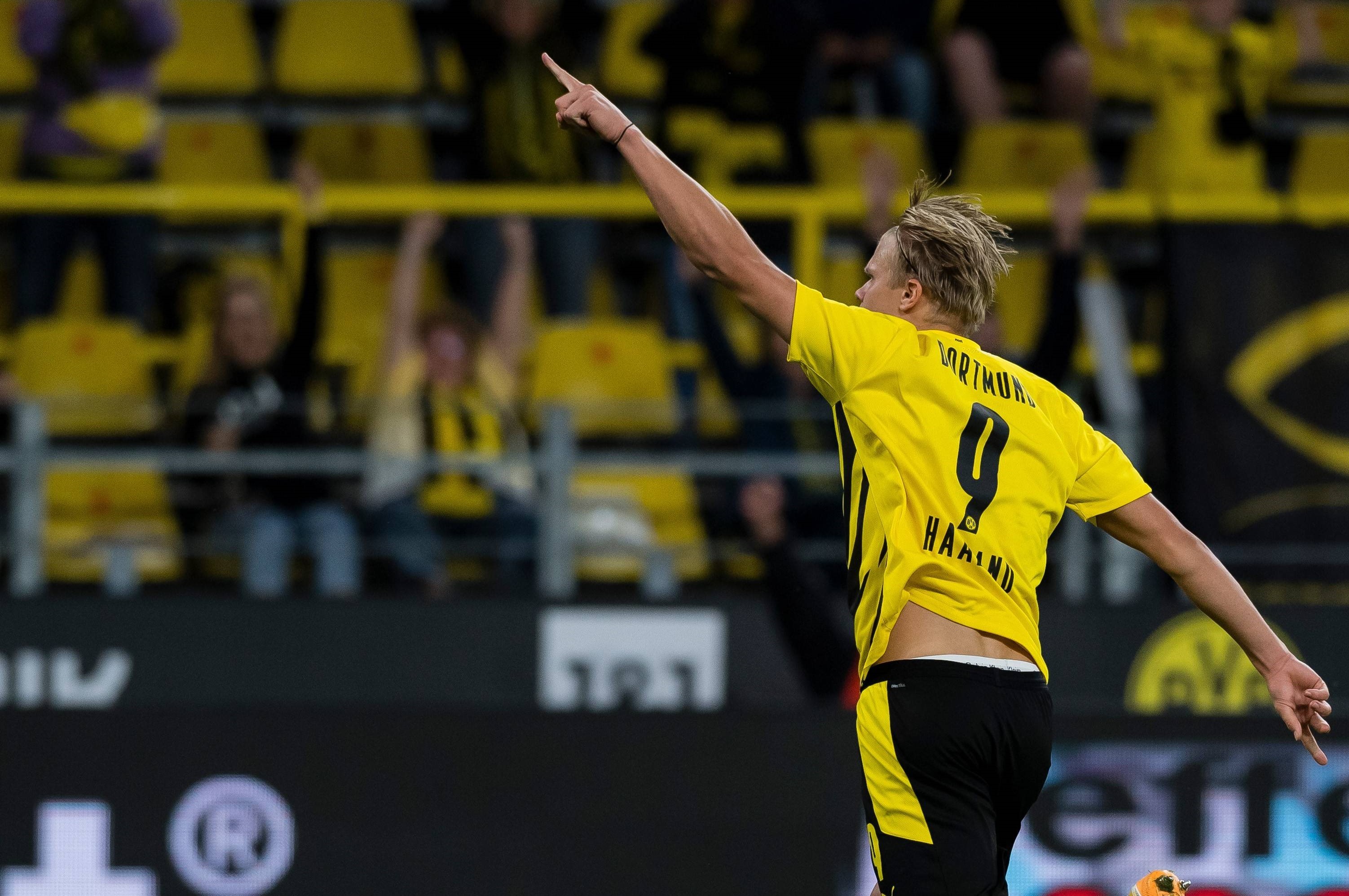 0-4！皇马没戏，巴萨降维打击，预定丢冠